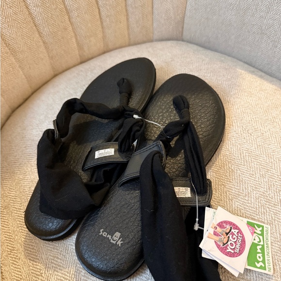 Sanuk Shoes - NWT Sanuk Black Yoga Slinglet Sandals